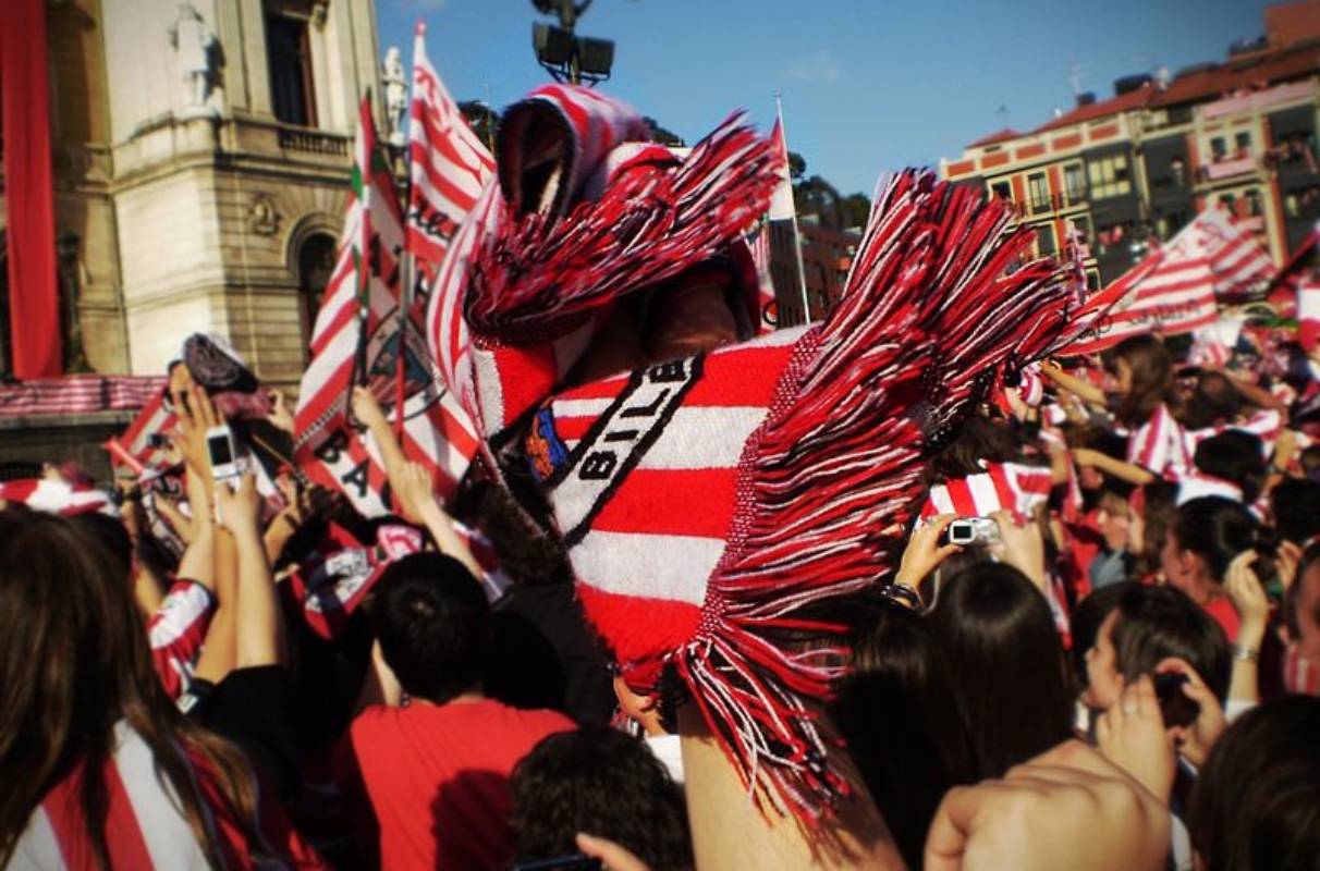 Aficionados al fútbol español; Fotografía: Alberto Varela (CC)