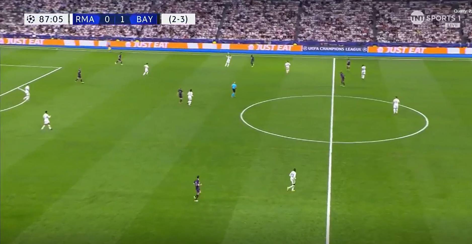 Aquí empieza la jugada del gol del empate de Joselu. Con Modric, con su 1,72, interceptando un saque de Neuer.