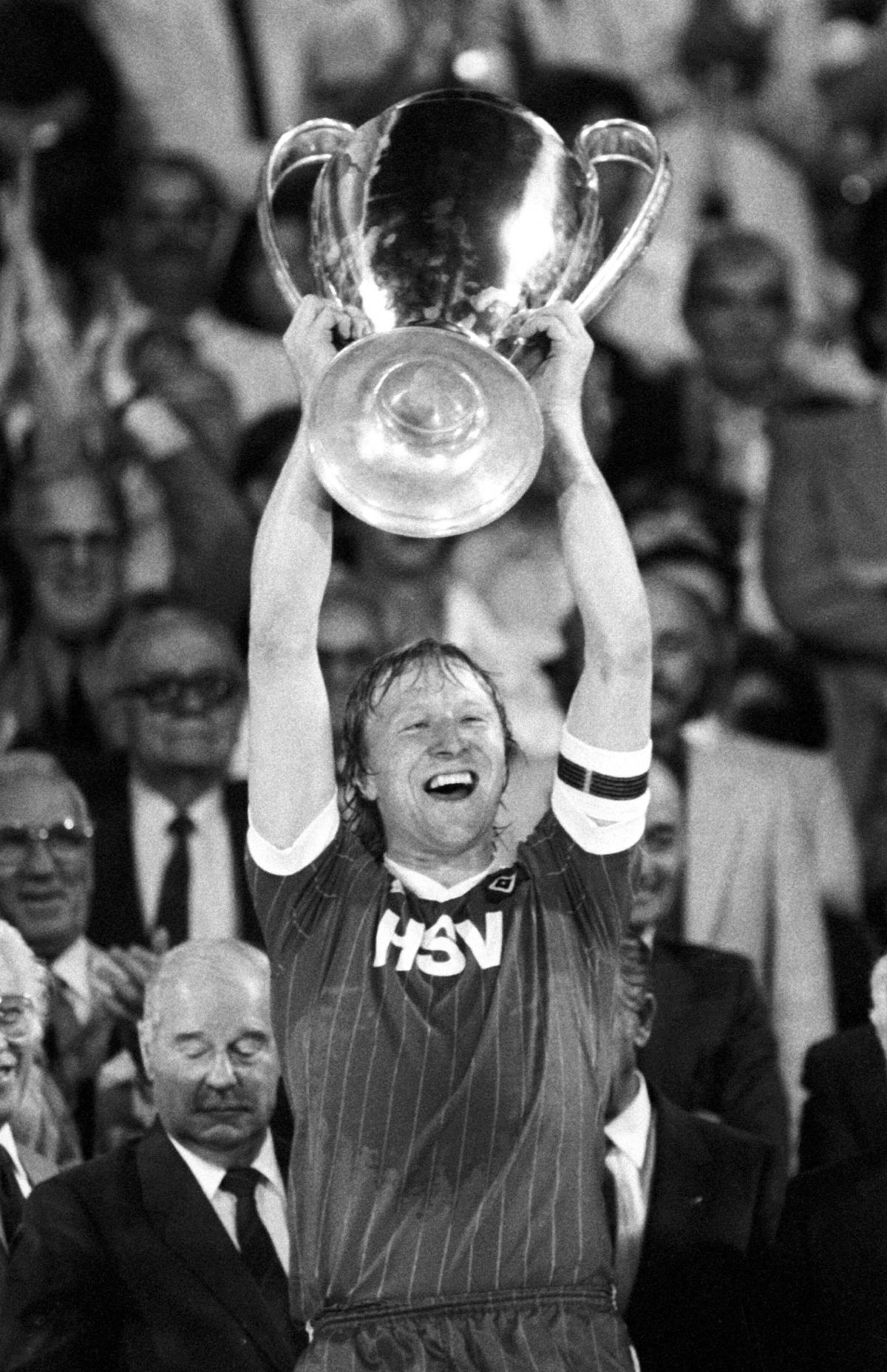 Horst Hrubesch campeón de Europa de clubes con el Hamburgo (Foto: Cordon Press)