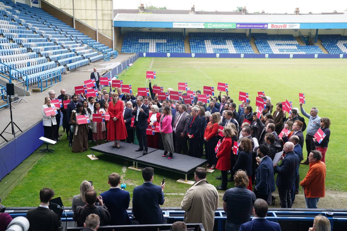 Mitin de Keir Starmer en el estadio del Gillingham FC (Foto: Cordon Press)