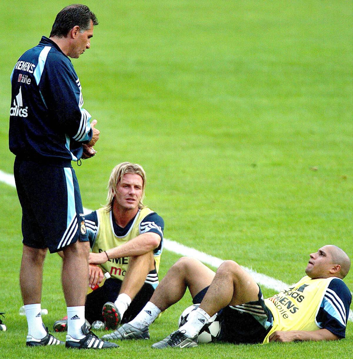 Queiroz con Beckham y Roberto Carlos (Foto: Cordon Press)