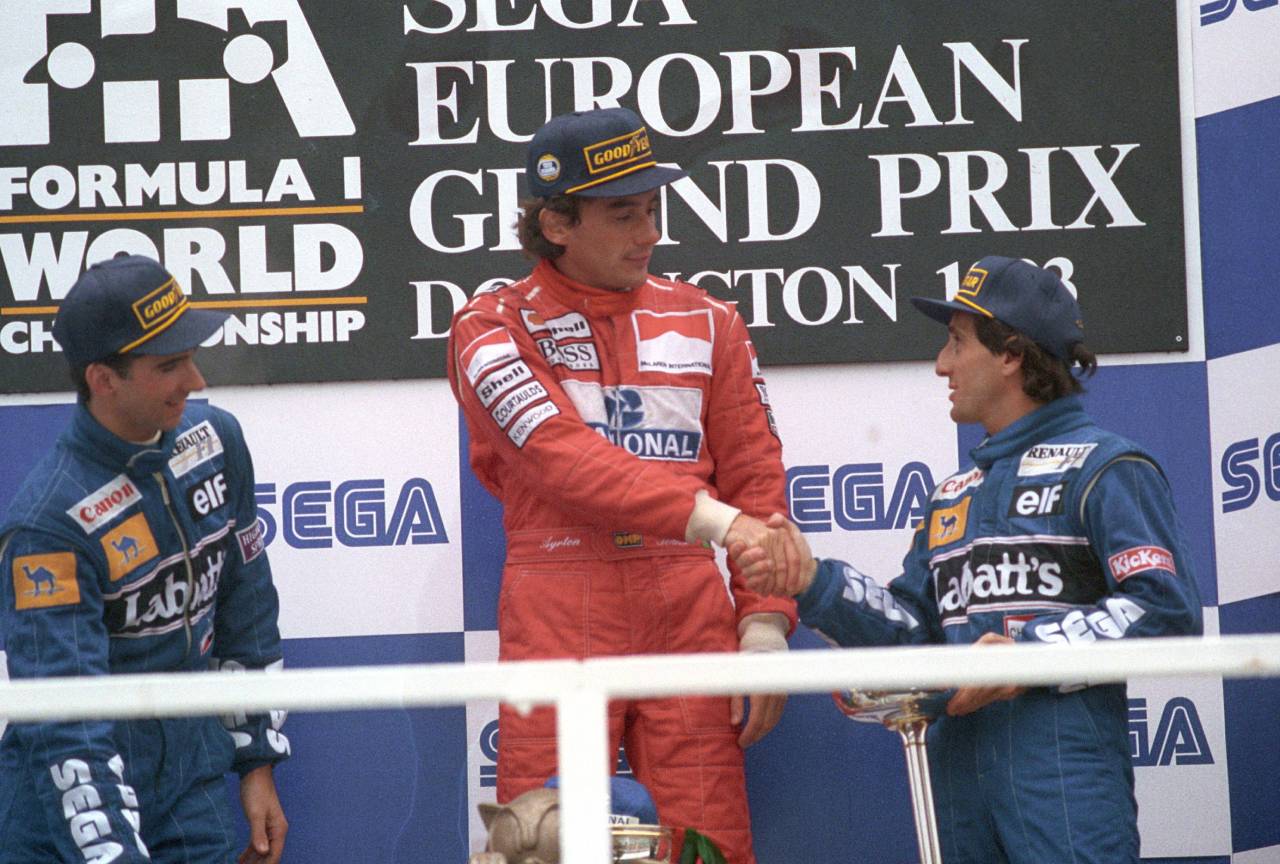 Alain Prost: «Ayrton Senna me dijo cosas antes de Imola y me hizo prometer que nunca las diría; no se las he contado a nadie, ni siquiera a mi familia» 5 Alain Prost saluda a Ayrton Senna ante Damon Hill (Foto: Cordon Press)