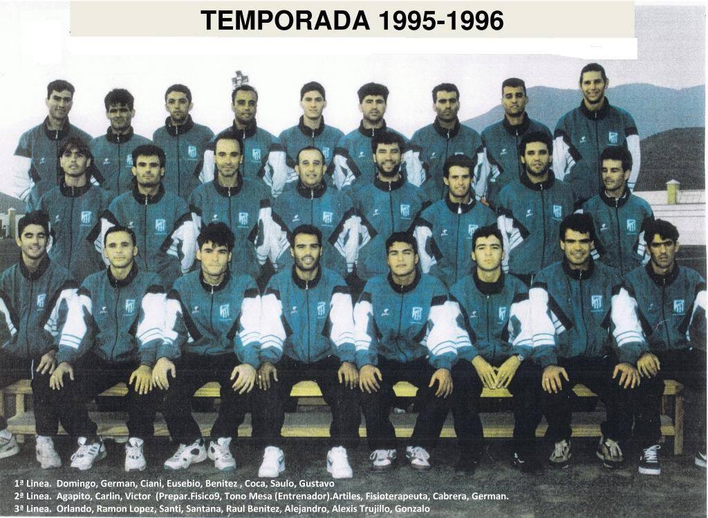 La epopeya del Pájara Playas de Jandía: Fue bonito mientras duró 2 Plantilla de la UD La Pared que fue subcampeona de liga en Tercera 95-96.