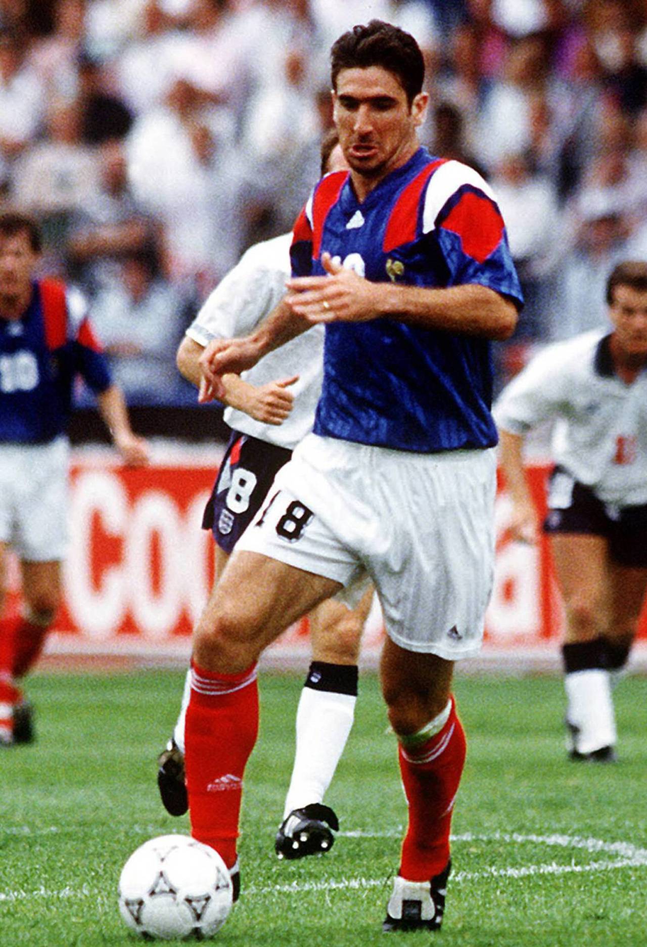 Cantona: «Había escuchado cantos racistas miles de veces, pero el día de la patada exploté y los periodistas me destruyeron» 4 Eric Cantona con la selección francesa (Foto: Cordon Press)