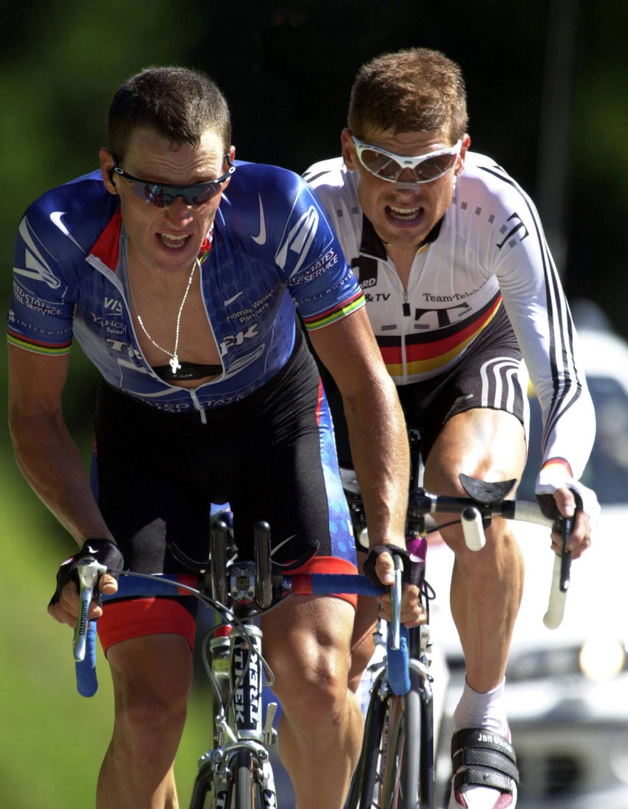 Lance Armstrong: «Mis rivales también hicieron trampa y eso los destruyó, a algunos los mató, he perdido a cinco o seis de esa generación por drogas y alcohol» 4 Lance Armstrong junto a Jan Ulrich, mencionado indirectamente en la entrevista (Foto: Cordon Press)