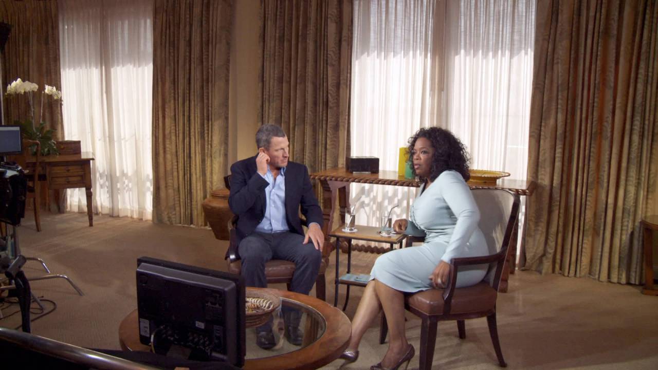 Lance Armstrong: «Mis rivales también hicieron trampa y eso los destruyó, a algunos los mató, he perdido a cinco o seis de esa generación por drogas y alcohol» 5 Armstrong en su famosa entrevista ante Oprah (Foto: Cordon Press)