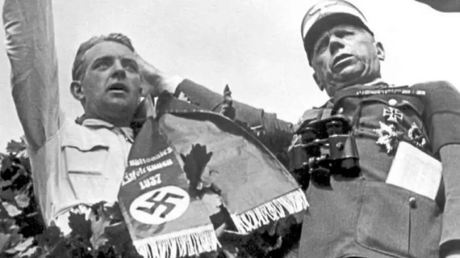 El deporte y las SS: la herramienta darwinista de los guardianes del nazismo 5 Bernd Rosemeyer (a la izquierda)
