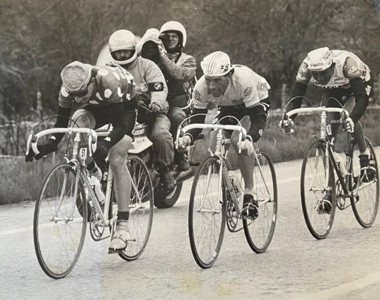 Fabio Parra: «La EPO la notabas en la forma en que subía algún corredor fuerte y bastante pesado» 2 Robert Millar, Álvaro Pino y Fabio Parra (Foto: todocoleccion/fumamigo)