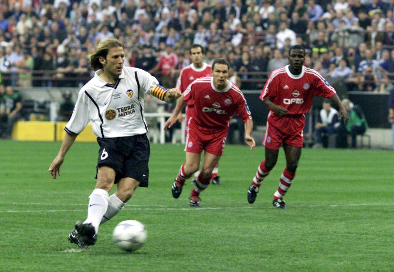 «La Champions League» del Valencia 2 Gaizka Mendieta (Foto: Cordon Press)