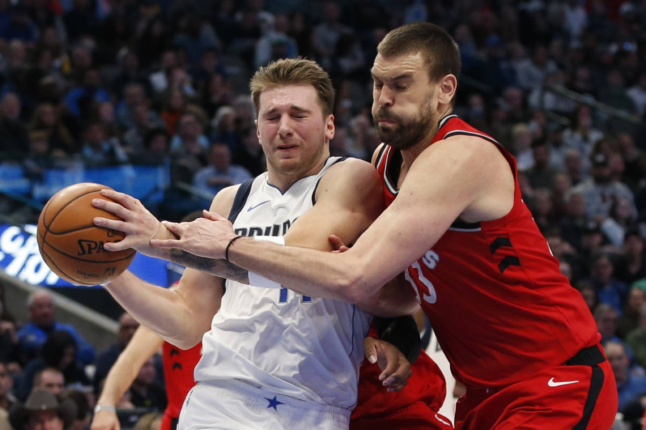 Marc Gasol: «En el vestuario del Barça, a algunos no les caía bien Pau y a mí me trataban regular» 5 Luka Doncic y Marc Gasol (Foto: Cordon Press)
