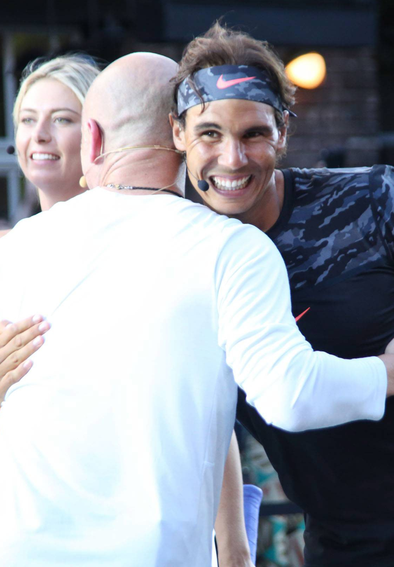 Andre Agassi: «¿Sabes cuál era la única debilidad de Rafa Nadal? Le rompí el servicio porque le di una patada a su botella de agua» 2 Nadal y Agassi en 2015 (Foto: Cordon Press)