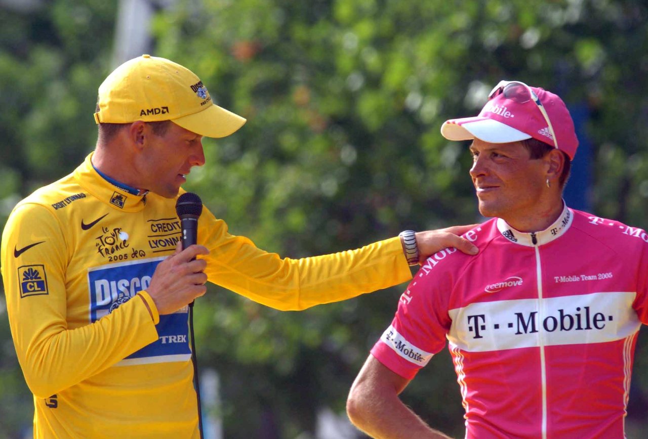Con Lance Armstrong, en Estados Unidos 6 millones de espectadores veían cada etapa, ahora son 400.000 1 Lance Armstrong y Jan Ulrich (Foto: Cordon Press)