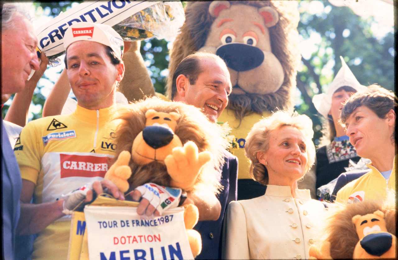 Stephen Roche: «En La Plagne en el 87, dejé que Pedro Delgado pensase que estaba muerto, le dejé ir y casi se me va de las manos» 5 Stephen Roche junto a Jacques y Bernadette Chirac, y Jeannie Longo (Foto: Cordon Press)