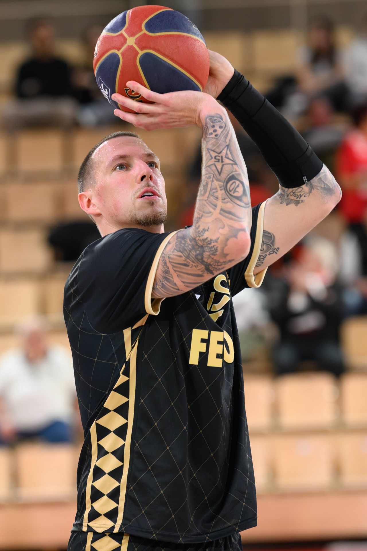 Daniel Theis: «Muchos europeos llegan a la NBA esperando tener el mismo rol que en la Euroliga y allí son el décimo o undécimo en las rotaciones» 2 Daniel Theis (Foto: Cordon Press)