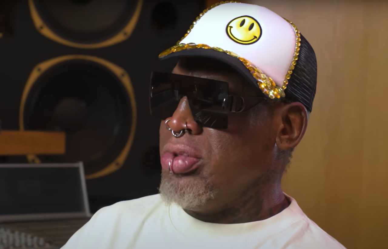 Dennis Rodman: «Jokić es lentísimo, pero es mejor que Larry Bird, que hoy solo jugaría en Europa» 1 Dennis Rodman (Foto: VladTV)