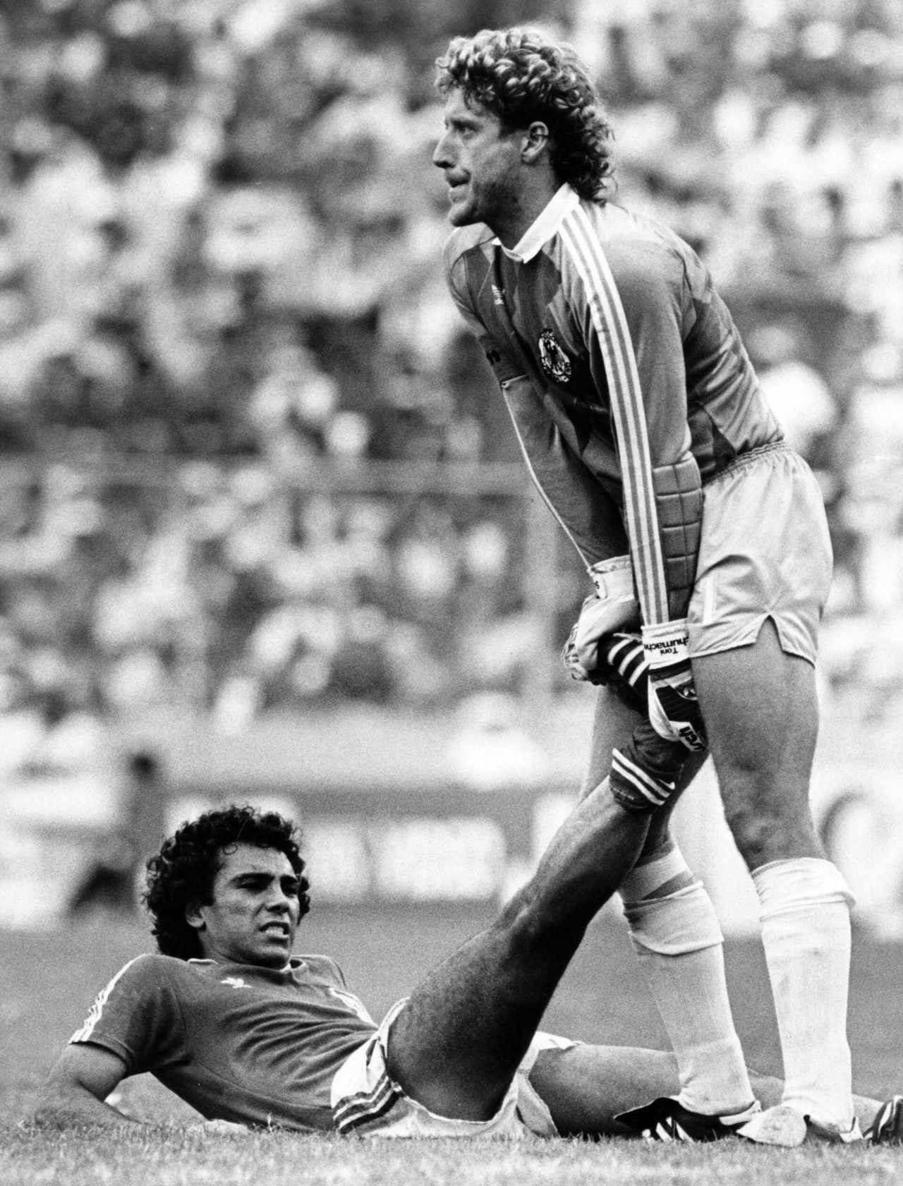 Hugo Sánchez: «¡Qué casualidad que esas dos Ligas de Tenerife que no se ganaron yo no estaba en el equipo!» 3 Hugo Sánchez y Toni Schumacher (Foto: Cordon Press)