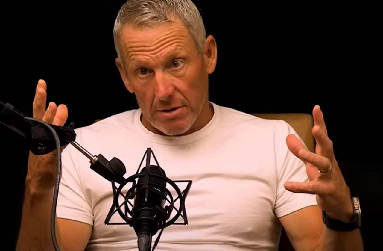 Lance Armstrong: «Mis rivales no van por ahí pidiendo mi cabeza, un 0% pide que me linchen, a mí no me pillaron dopado» 1 Lance Armstrong (Foto: Habits & Hustle)