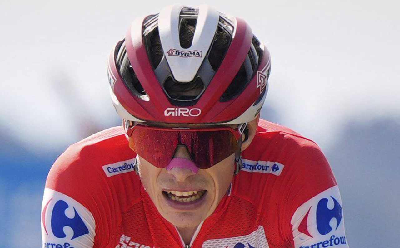Bjarne Riis: «Jonas Vingegaard no se ha entrenado, no se lo toma en serio»; Rasmussen: «Ha sido vergonzoso de ver»; Marie Vingegaard: «Lo están exprimiendo» 1 Jonas Vingegaard (Foto: Cordon Press)