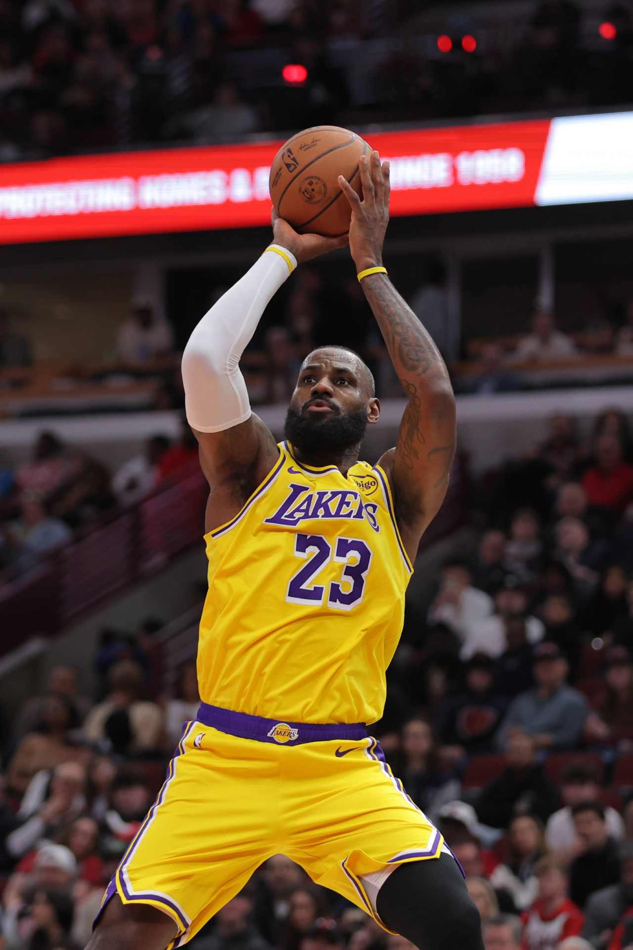 LeBron James: «Luka Dončić no parece el más explosivo, pero se mueve bien para medir 2,03» 5 LeBron James (Foto: Cordon Press)