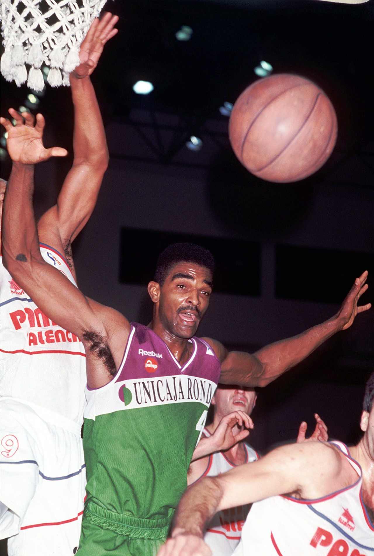 Ralph Sampson: «El único que pudo parar a Michael Jordan fue Dean Smith… su entrenador, que le prohibía anotar más de 20 puntos por partido» 2 Ralph Sampson (Foto: Cordon Press)