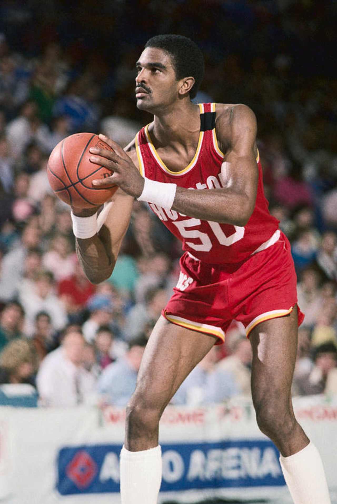 Ralph Sampson: «El único que pudo parar a Michael Jordan fue Dean Smith… su entrenador, que le prohibía anotar más de 20 puntos por partido» 3 Ralph Sampson (Foto: NBA.com)
