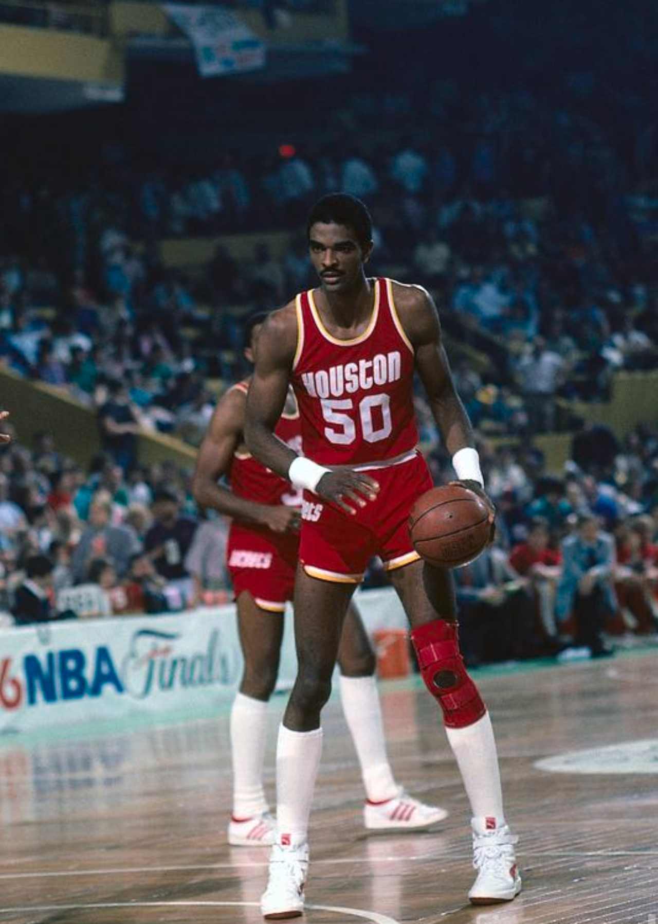 Ralph Sampson: «El único que pudo parar a Michael Jordan fue Dean Smith… su entrenador, que le prohibía anotar más de 20 puntos por partido» 6 Ralph Sampson (Foto: NBA.com)