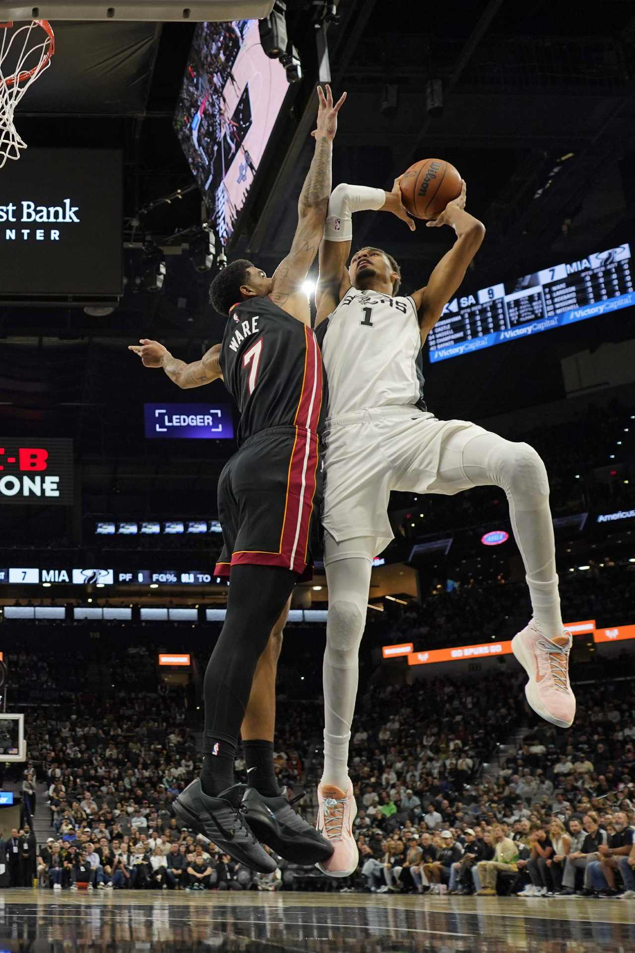 Victor Wembanyama: «En la NBA, tengo muchísimas cicatrices y moratones; cada noche aparece alguno nuevo» 4 Victor Wembanyama (Foto: Cordon Press)
