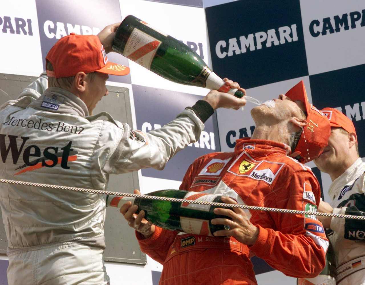 Mika Häkkinen: «Le dije a Ayrton Senna que le había superado porque tengo dos pelotas y no me habló una semana» 5 Mika Häkkinen y Michael Schumacher (Foto: Cordon Press)