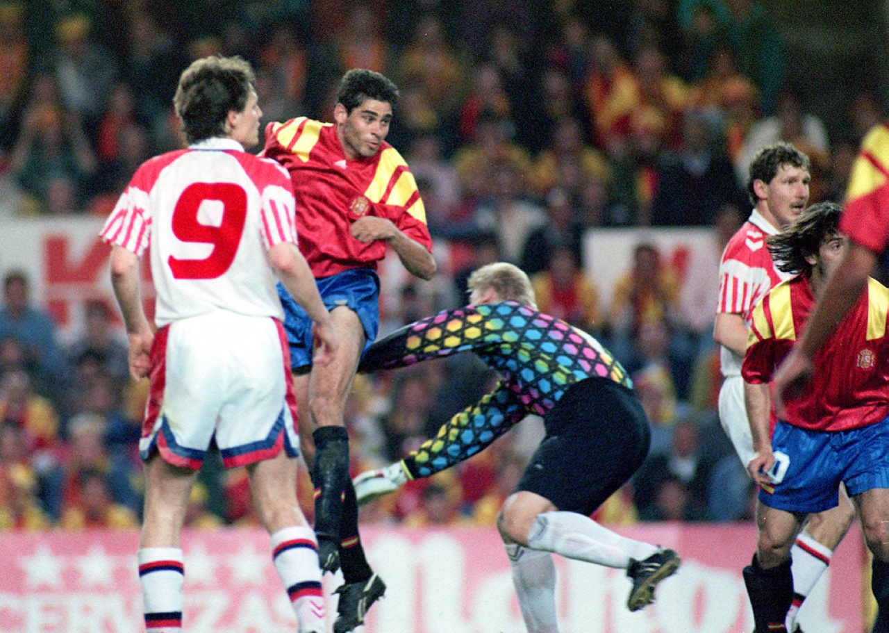 Cuando la España de Clemente se consagró ante la Dinamarca de los Laudrup 1 Fernando Hierro (Foto: Cordon Press)