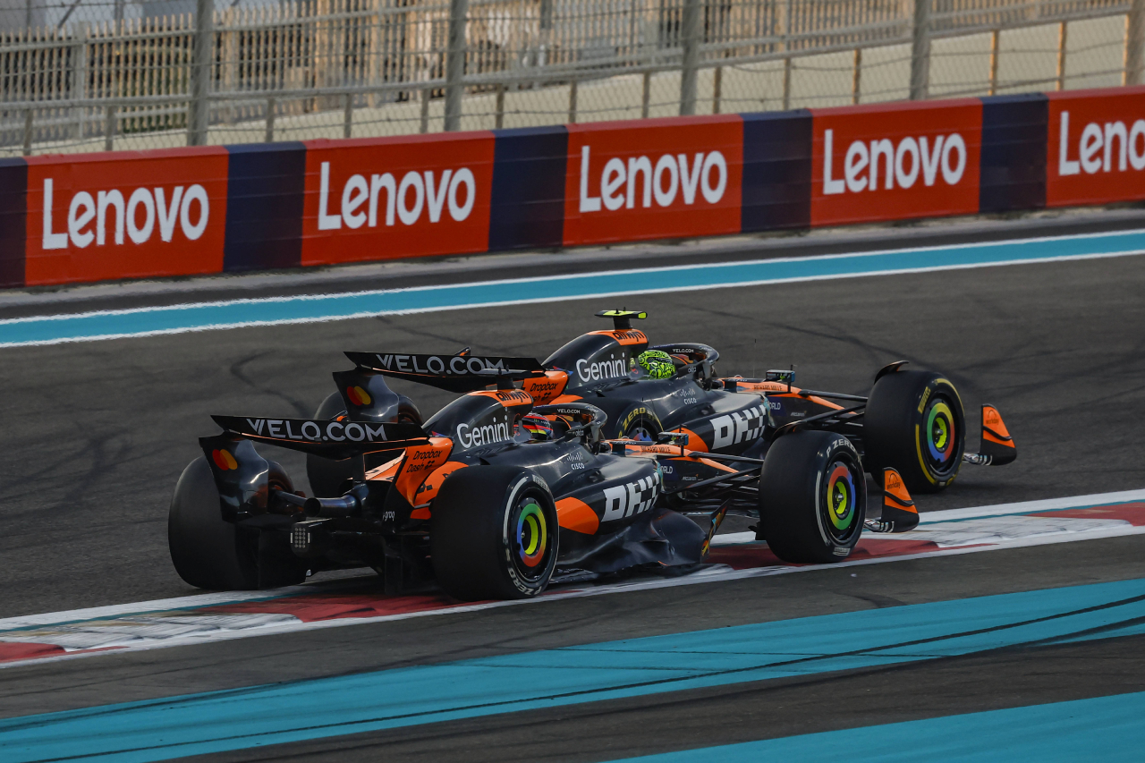 Oscar Piastri: «Este año en McLaren han pasado cosas, Norris y yo hemos tenido algún contacto, cuando compites contra tu compañero es difícil» 3 Oscar Piastri y Lando Norris (Foto: Cordon Press)