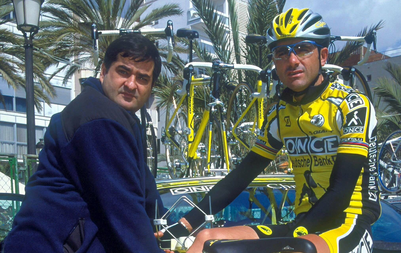 Los directores de equipo más sargentos de la historia del ciclismo 1 Directores de equipo sargentos: Manolo Saiz y Laurent Jalabert (Foto: Cordon Press)