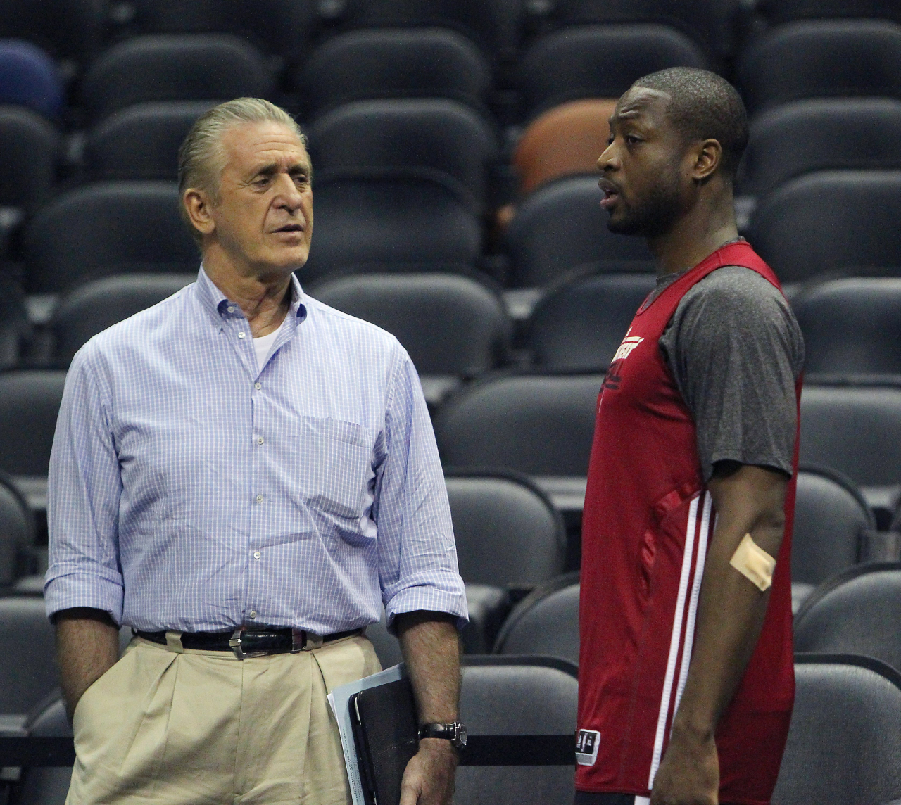Pat Riley: «Yo no era despiadado, pero sí muy duro; y no voy a pedir perdón; aunque hoy la nueva generación no lo toleraría» 3 Pat Riley y Dwyane Wade (Foto: Cordon Press)