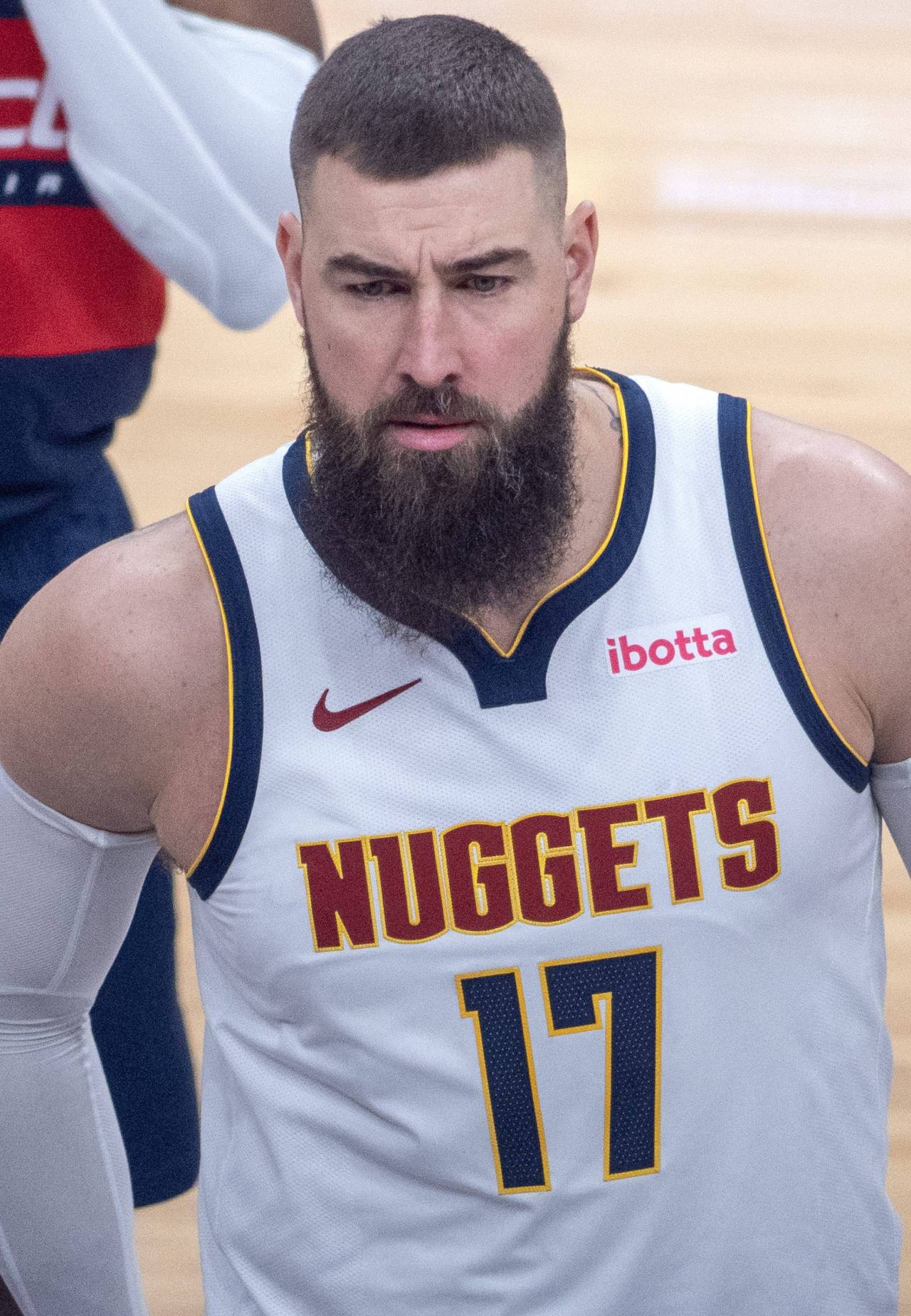 Jonas Valanciunas: «En el banquillo siempre alucinamos con cómo Jokic saca jugadas de la nada» 2 Jonas Valanciunas (Foto: Cordon Press)