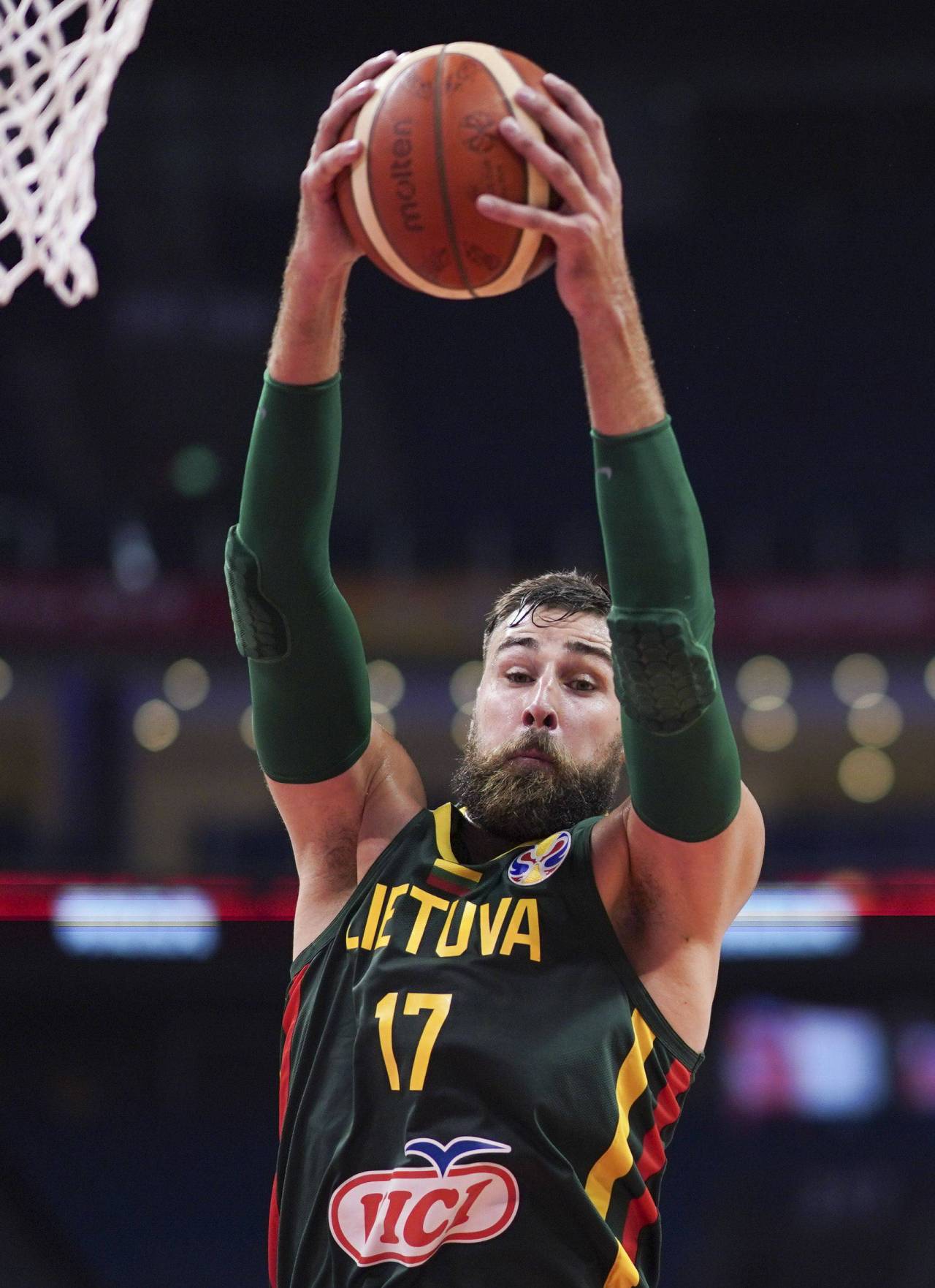 Jonas Valanciunas: «En el banquillo siempre alucinamos con cómo Jokic saca jugadas de la nada» 4 Jonas Valanciunas (Foto: Cordon Press)