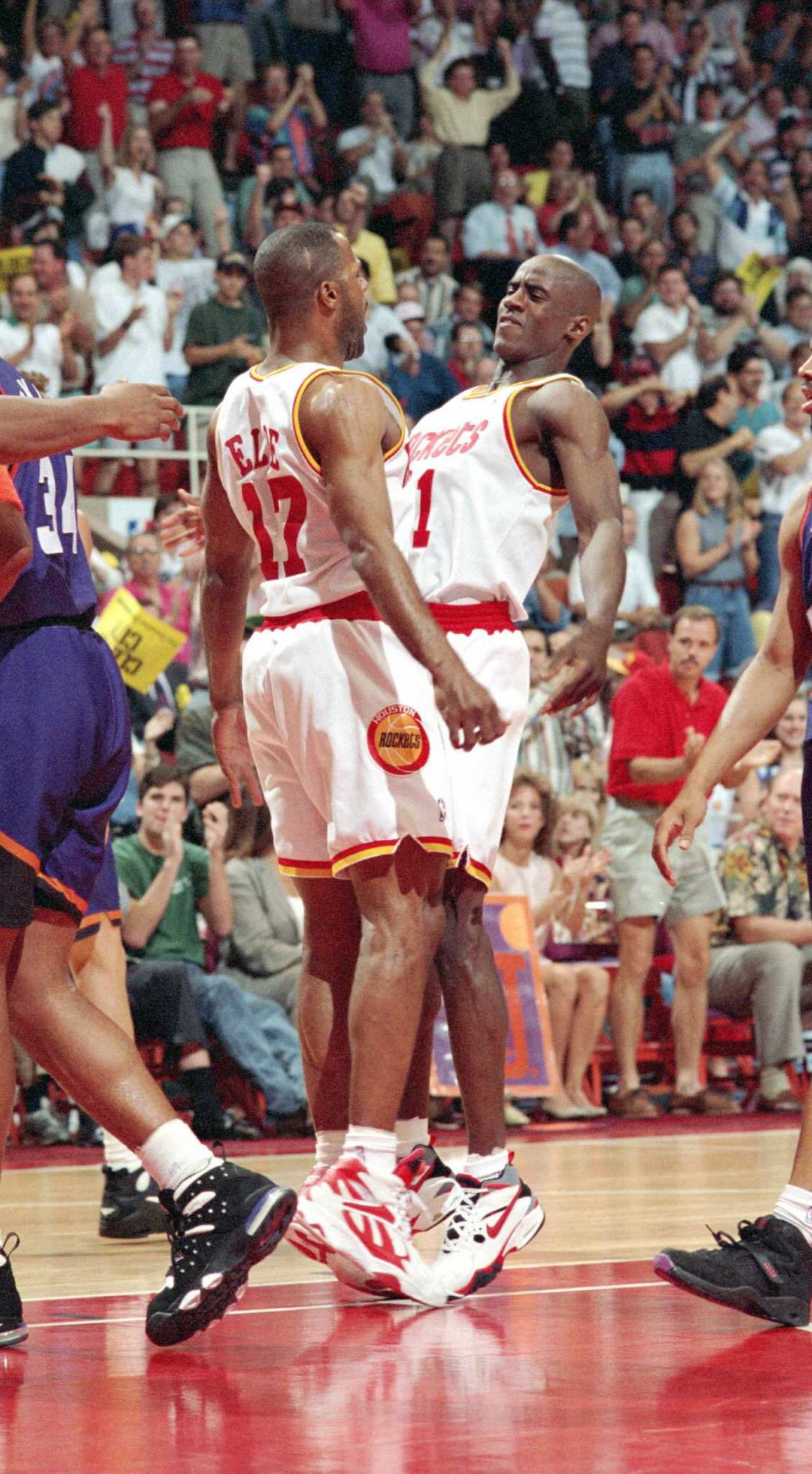 Vernon Maxwell: «Los europeos de la NBA son más disciplinados, mejoran; los nuestros cada año siguen haciendo las mismas idioteces del año anterior» 3 Vernon Maxwell y Mario Elie (Foto: @VernonMaxwell11)