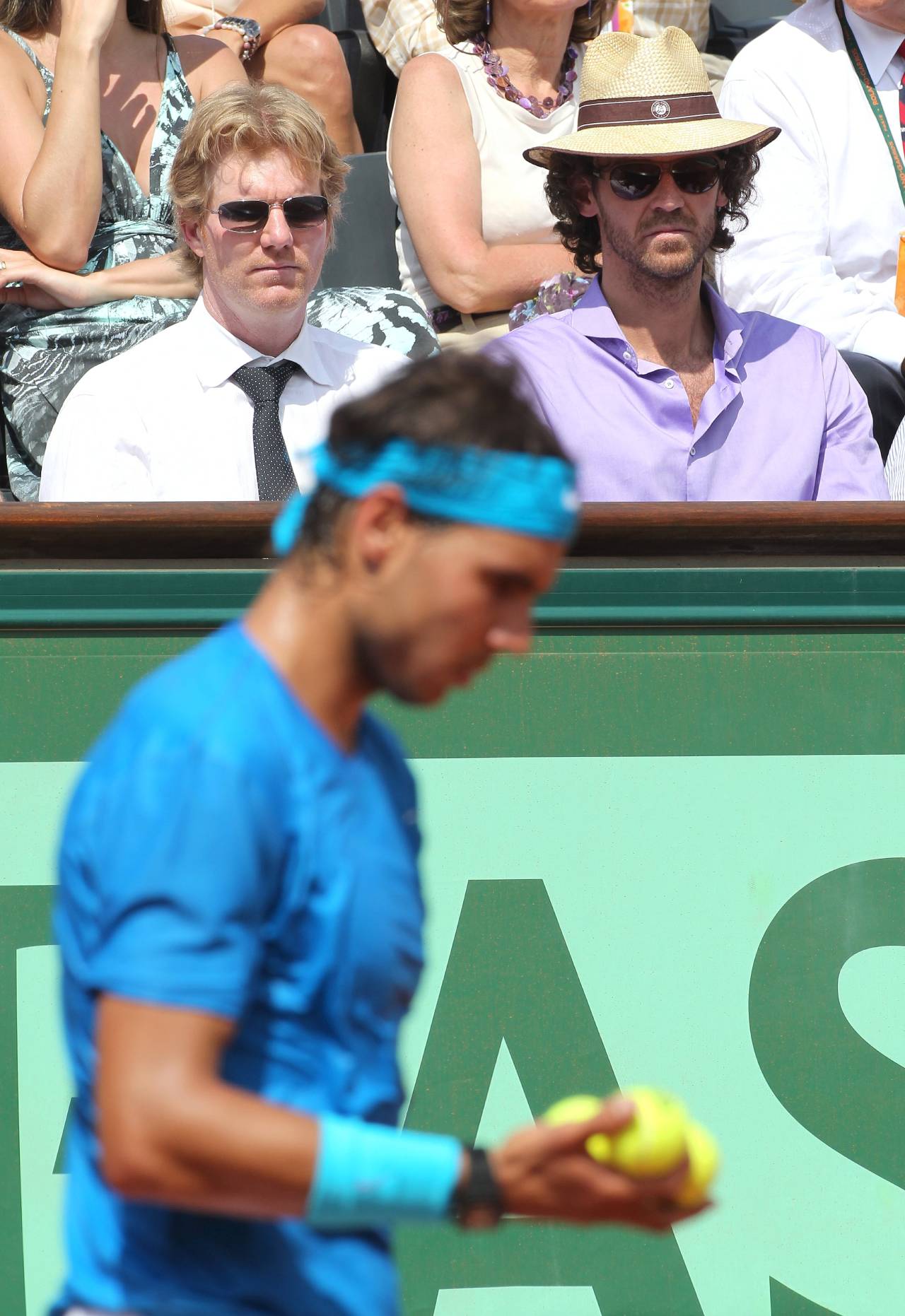 Jim Courier: «A Rafa Nadal la duda le impulsó toda su vida; sentía que tenía que demostrar su nivel cada día» 3 Jim Courier viendo a Nadal junto a Gustavo Kuerten (Foto: Cordon Press)