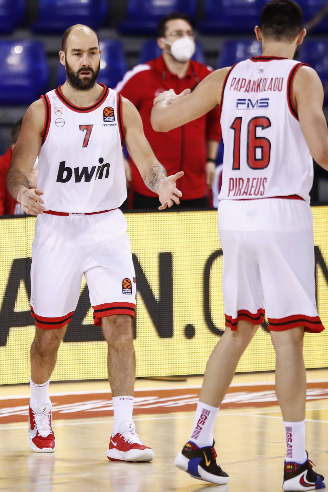 Kostas Papanikolau: «En el Barça, todo era nuevo para mí, pero tuve un entrenador increíble, Xavi Pascual, una gran persona» 4 Spanoulis y Kostas Papanikolau (Foto: Cordon Press)