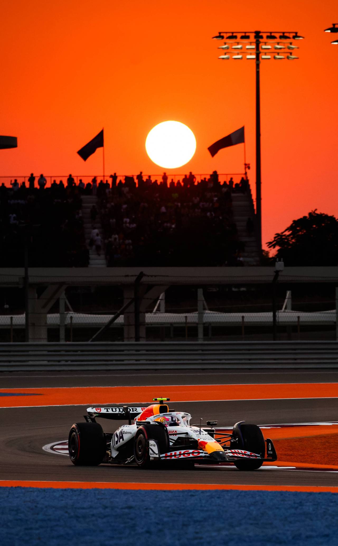 Liam Lawson: «Mi relación con Fernando Alonso empezó mal, le hice enfadar, así que ese no era el mejor momento para preguntarle si estaba con Taylor Swift» 3 Proyecto nuevo 2026 02 20T202130.379