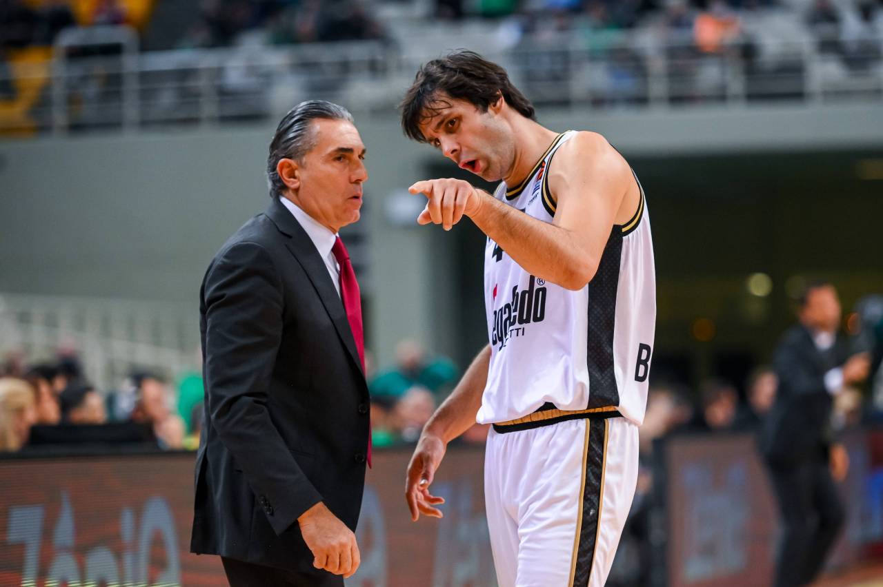 Sergio Scariolo: «En España, cuando pierdo soy ‘el entrenador italiano’ y cuando gano, entonces soy ‘el entrenador español’» 9 Sergio Scariolo y Milos Teodosic (Foto: Cordon Press)