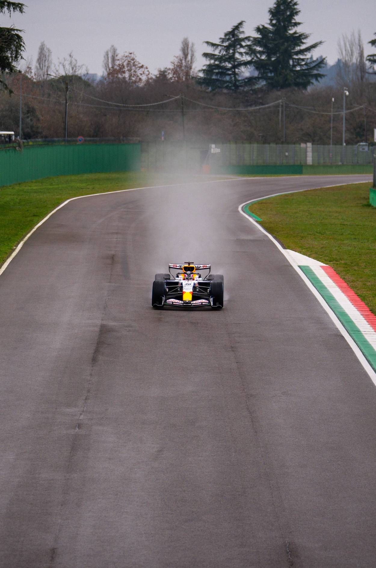 Liam Lawson: «Mi relación con Fernando Alonso empezó mal, le hice enfadar, así que ese no era el mejor momento para preguntarle si estaba con Taylor Swift» 2 Liam Lawson (Foto: Cordon Press)