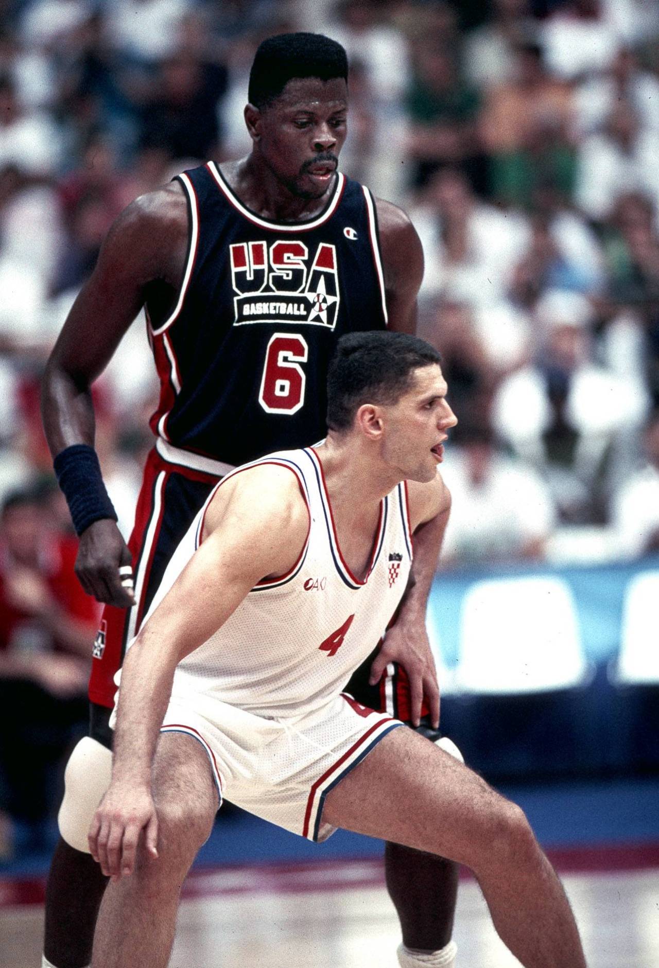Aleksandar Petrović: «Antes de ir a la NBA, Dražen cometió un error, ganó 5 kilos para ser más fuerte y ahí perdió rapidez» 8 Patrick Ewing y Drazen Petrovic (Foto: Cordon Press)