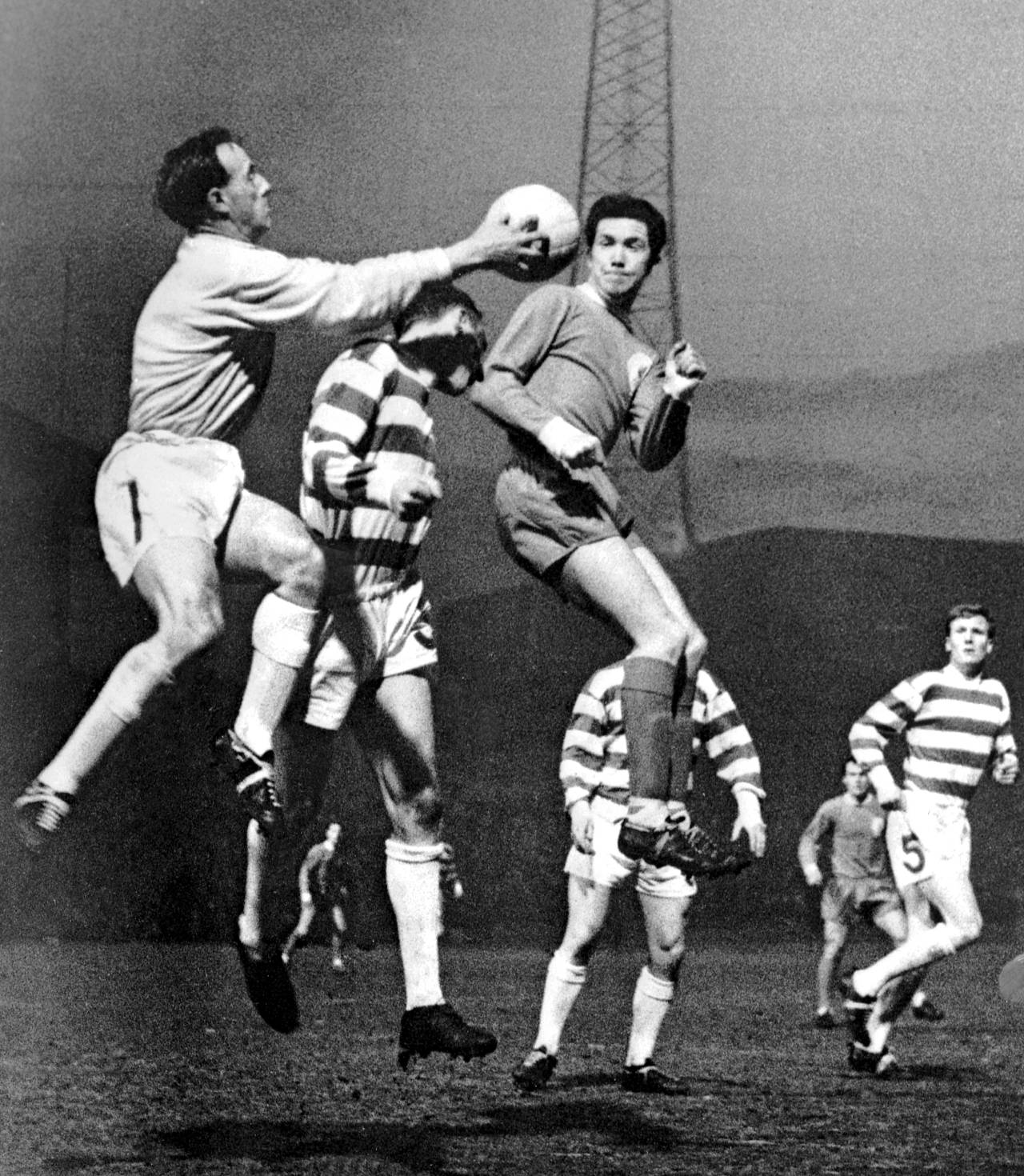 Ni Superliga ni Champions ¡nostalgia de la Copa de Europa! 8 Ronnie Simpson en un Celtic - Liverpool de 1966 (Foto: Cordon Press)