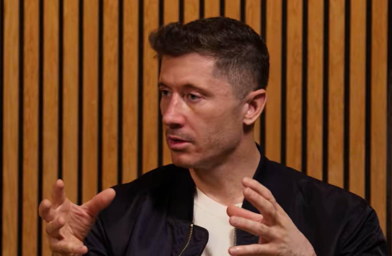 Robert Lewandowski: «Para Lamine Yamal será un reto mantenerse en la élite, cuando empiezas tan pronto nunca sabes qué puede pasar después, especialmente con Instagram y TikTok» 1 Robert Lewandowski (Foto: Romário TV)
