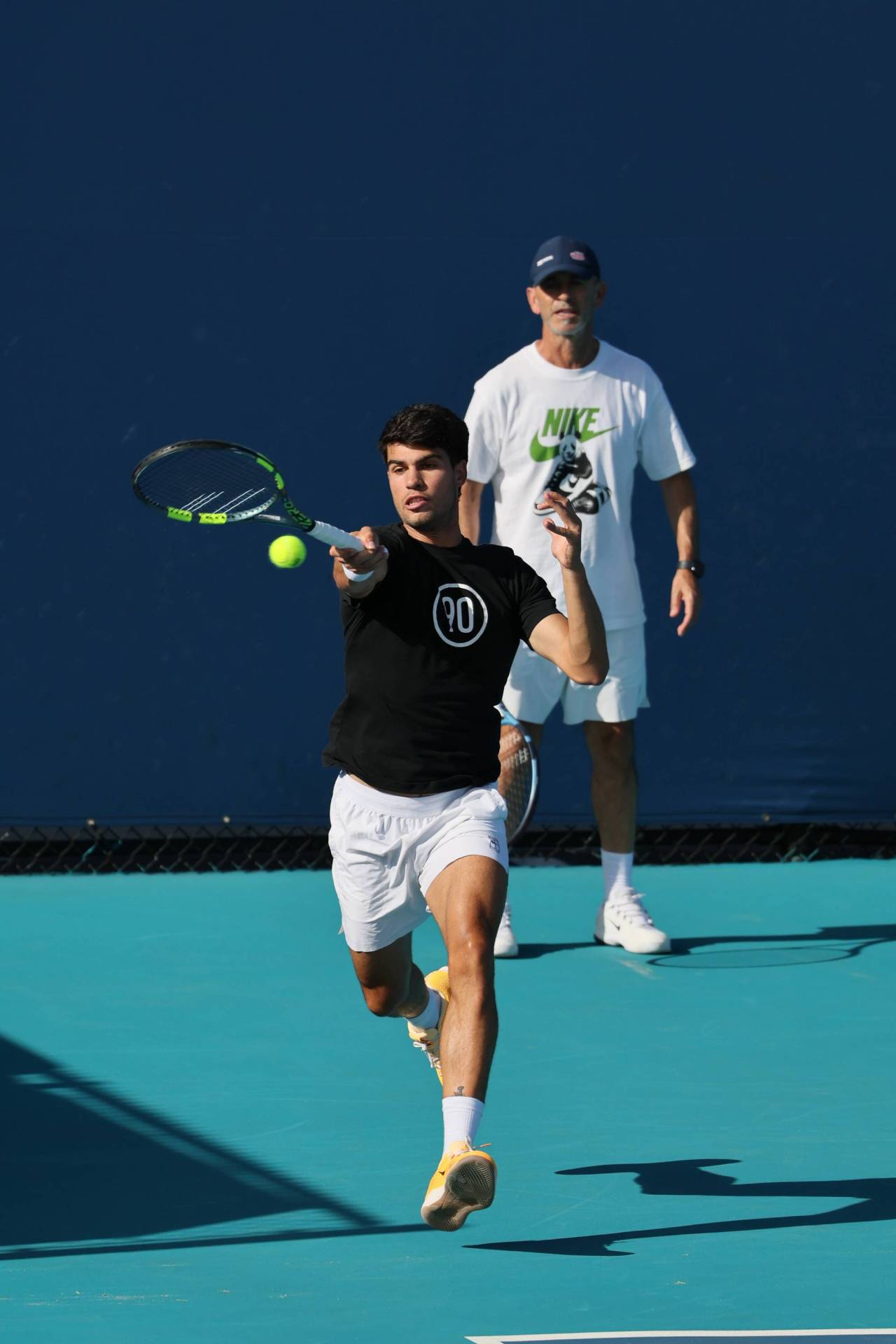 «Todo el mundo lo llama Rafa»: cómo Rafa Nadal revolucionó el golpe de derecha en carrera en el tenis 5 Carlos Alcaraz (Foto: Cordon Press)