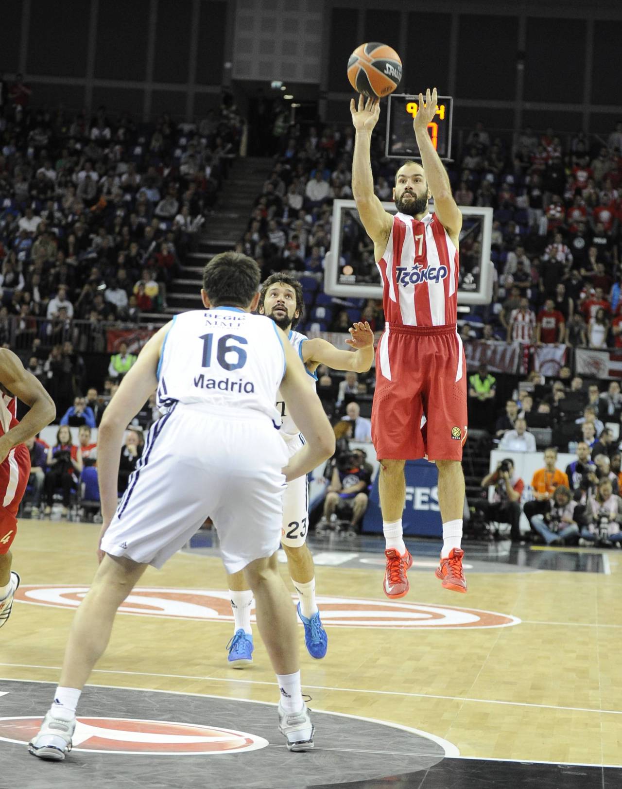 Vasileios Spanoulis: «Me gusta el fútbol y me gusta mucho Guardiola, puedes aprender de su estrategia, de cómo motiva, habla…» 6 Spanoulis en 2013 (Foto: Cordon Press)