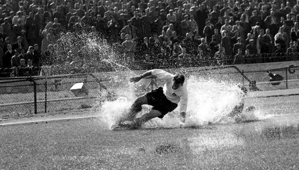 Cuando los futbolistas no tenían ni un duro 2 Futbolistas británicos pobres: Tom Finney
