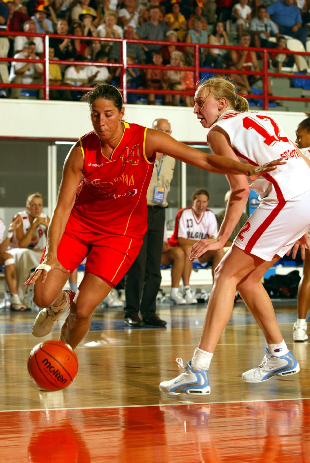 Betty Cebrián: «No me sedujo el estilo de juego americano, era correr mucho y muy individual, todo físico y uno contra uno» 7 Betty Cebrián (Foto: FIBA)