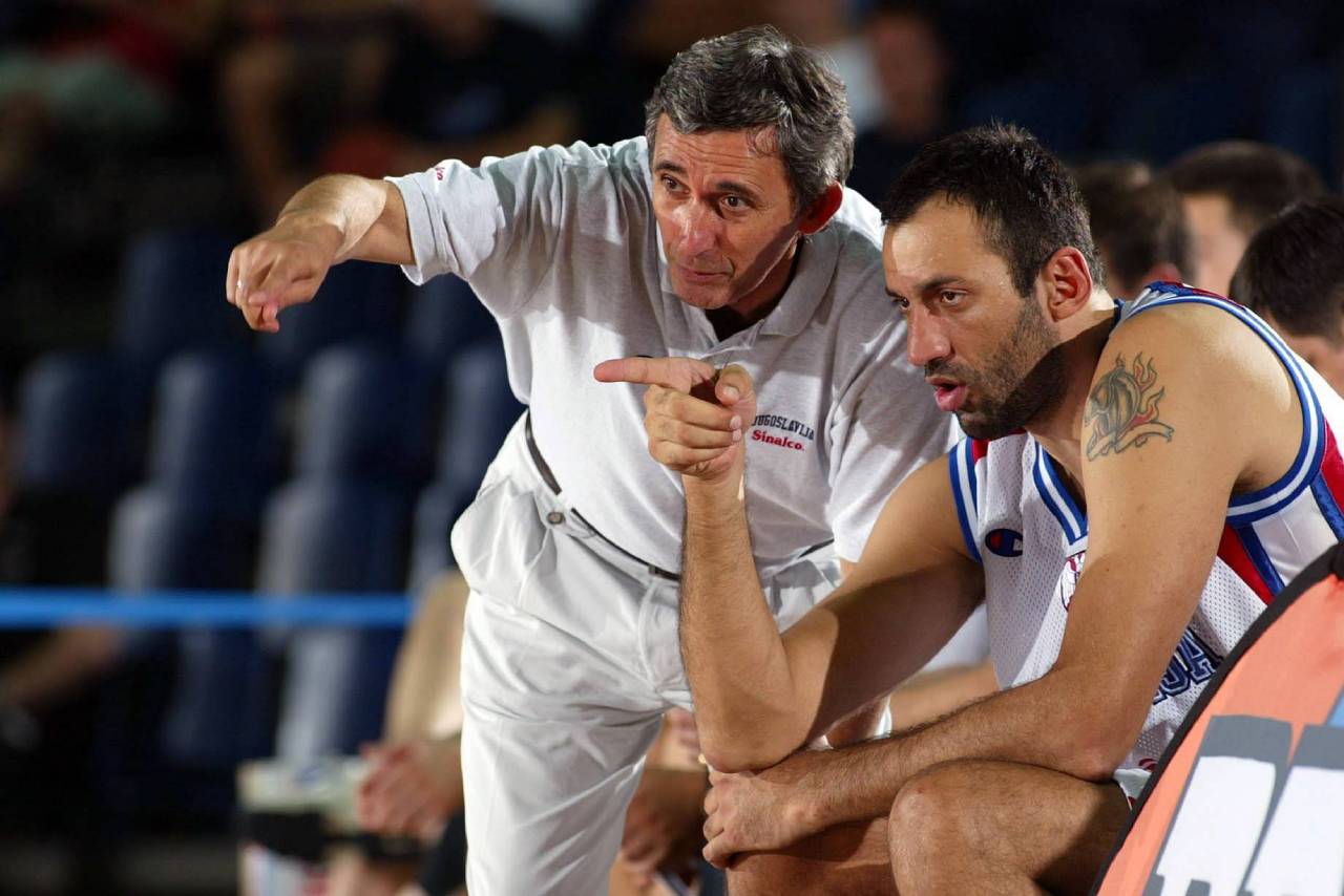 Vlade Divac: «Sabonis era mejor que yo; habría sido como Michael Jordan, Magic Johnson o Larry Bird de llegar a la NBA con 21 años y sin lesiones» 6 Vlade Divac y Svetislav Pesic (Foto: Cordon Press)