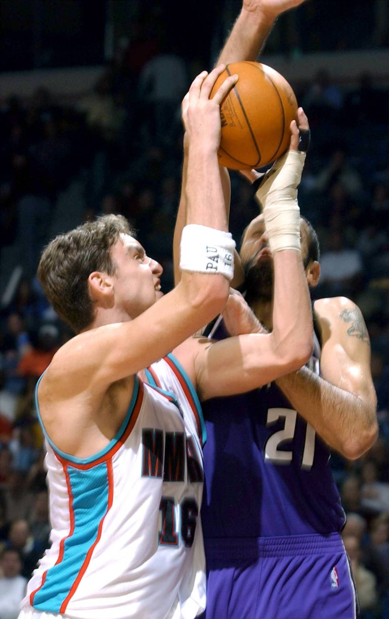 Vlade Divac: «Sabonis era mejor que yo; habría sido como Michael Jordan, Magic Johnson o Larry Bird de llegar a la NBA con 21 años y sin lesiones» 8 Pau Gasol y Vlade Divac (Foto: Cordon Press)