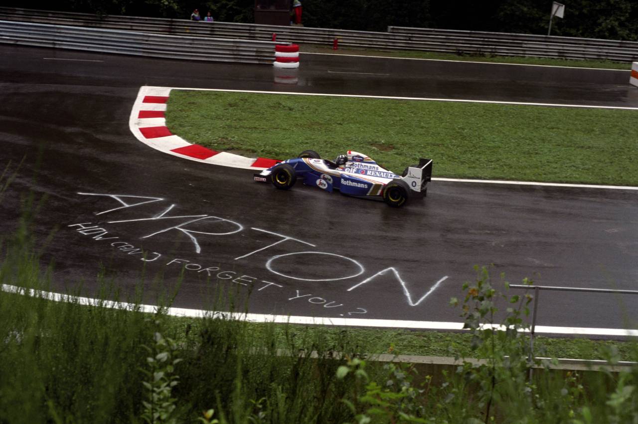 Damon Hill: «No me gustaba la conducción de Ayrton Senna, era demasiado agresivo, bastante brutal» 8 Damon Hill (Foto: Cordon Press)